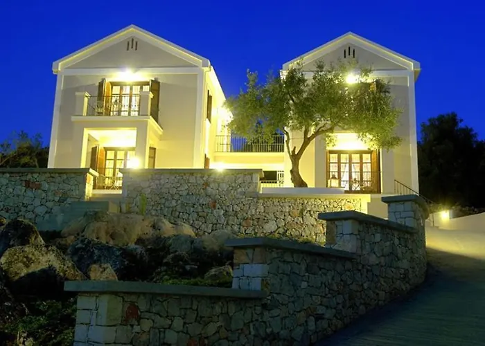 Adastra Ithaca Luxury Suites