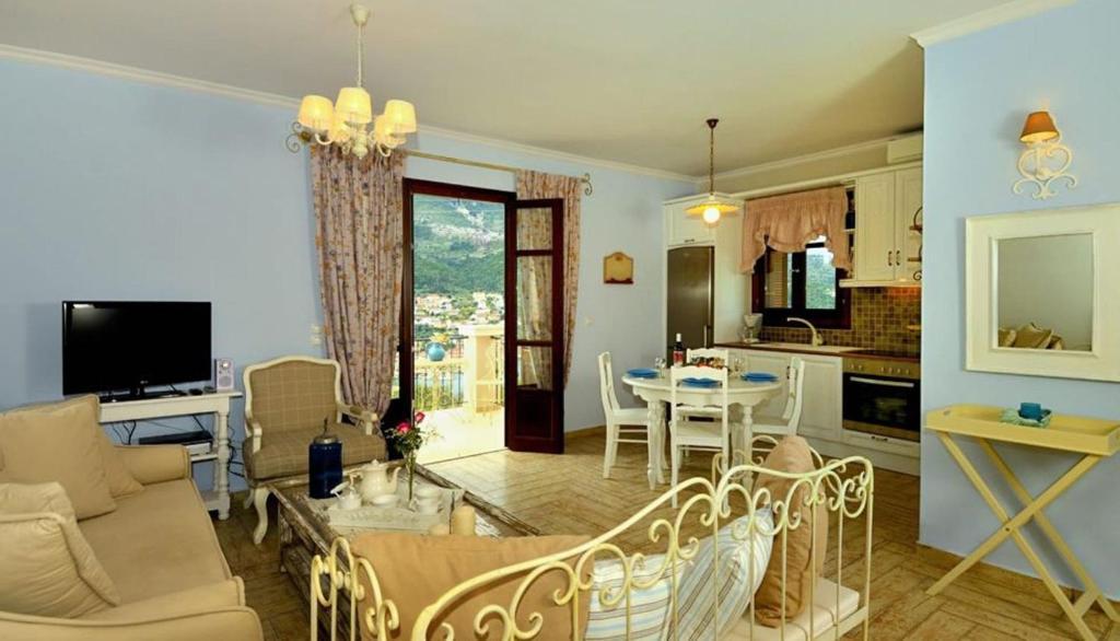 Adastra Ithaca Luxury Apartment